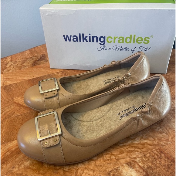 Walking Cradles | Beige Tara Leather Flat Wide Width ZL618 - Picture 4 of 10
